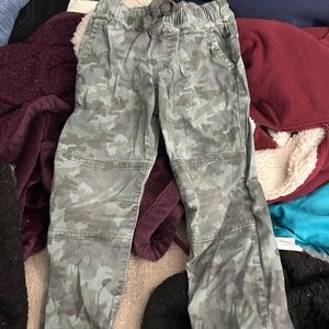 I’m selling joggers